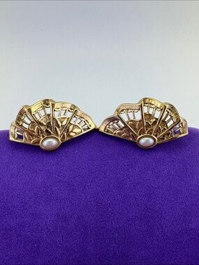 💛 Vintage Avon Gold-Plated Fan Earrings with Faux Pearl Accent | 80’s Feminine